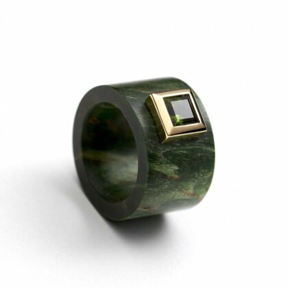 Material stabilisiertes Maserholz 750 Gelbgold - Stein Turmalin grün Carré